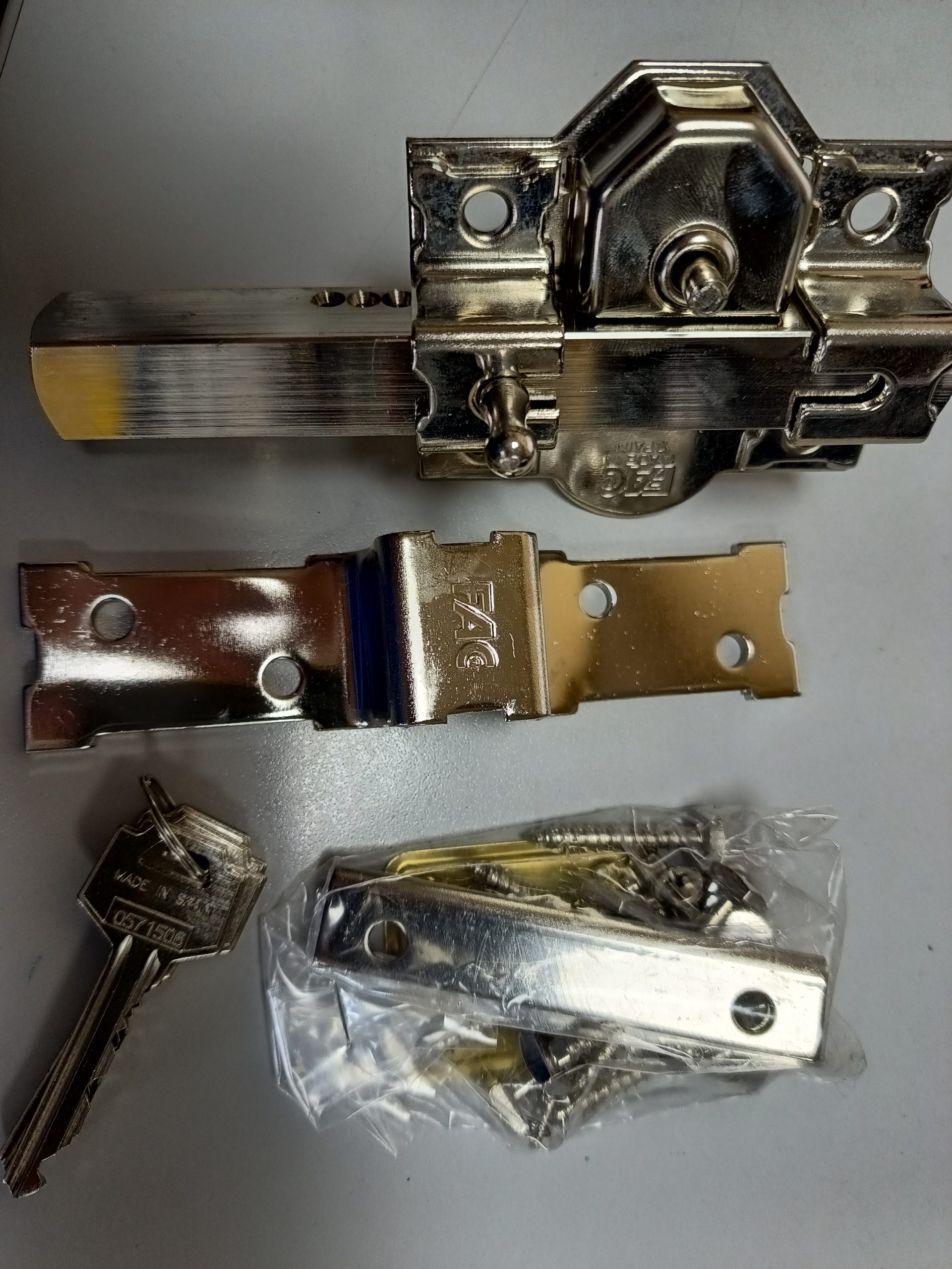 Cerrojo de seguridad FAC 301/R 80 llave - botón de 80mm , bombillo 50mm , niquelado - Imagen 2