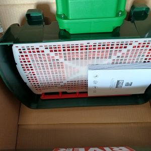 INCUBADORA 24 HUEVOS