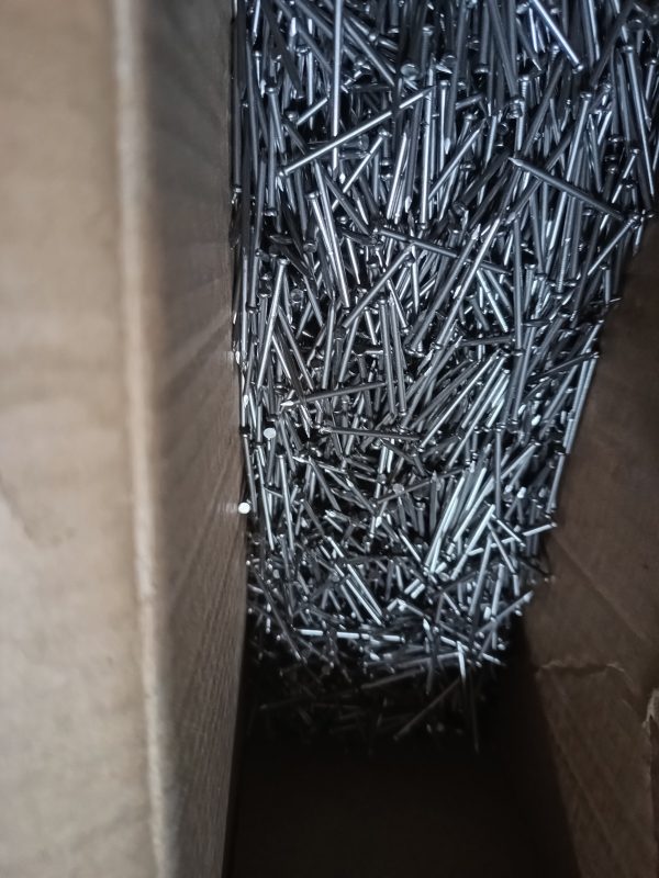 PUNTA CLAVOS CABEZAL PLANO